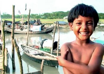 স্বাভাবিক জীবনে ফিরতে চায় নৌকাভাসী মানতা সম্প্রদায়
