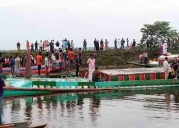 ট্রলারডুবি: আরো একজনের মরদেহ উদ্ধার
