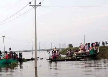 ট্রলারডুবি: ৬ ঘণ্টা পর ফের উদ্ধার অভিযান শুরু