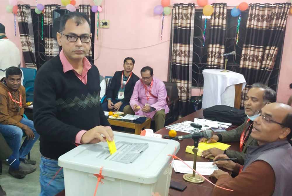 বরিশাল প্রেসক্লাব নির্বাচন অনুষ্ঠিত