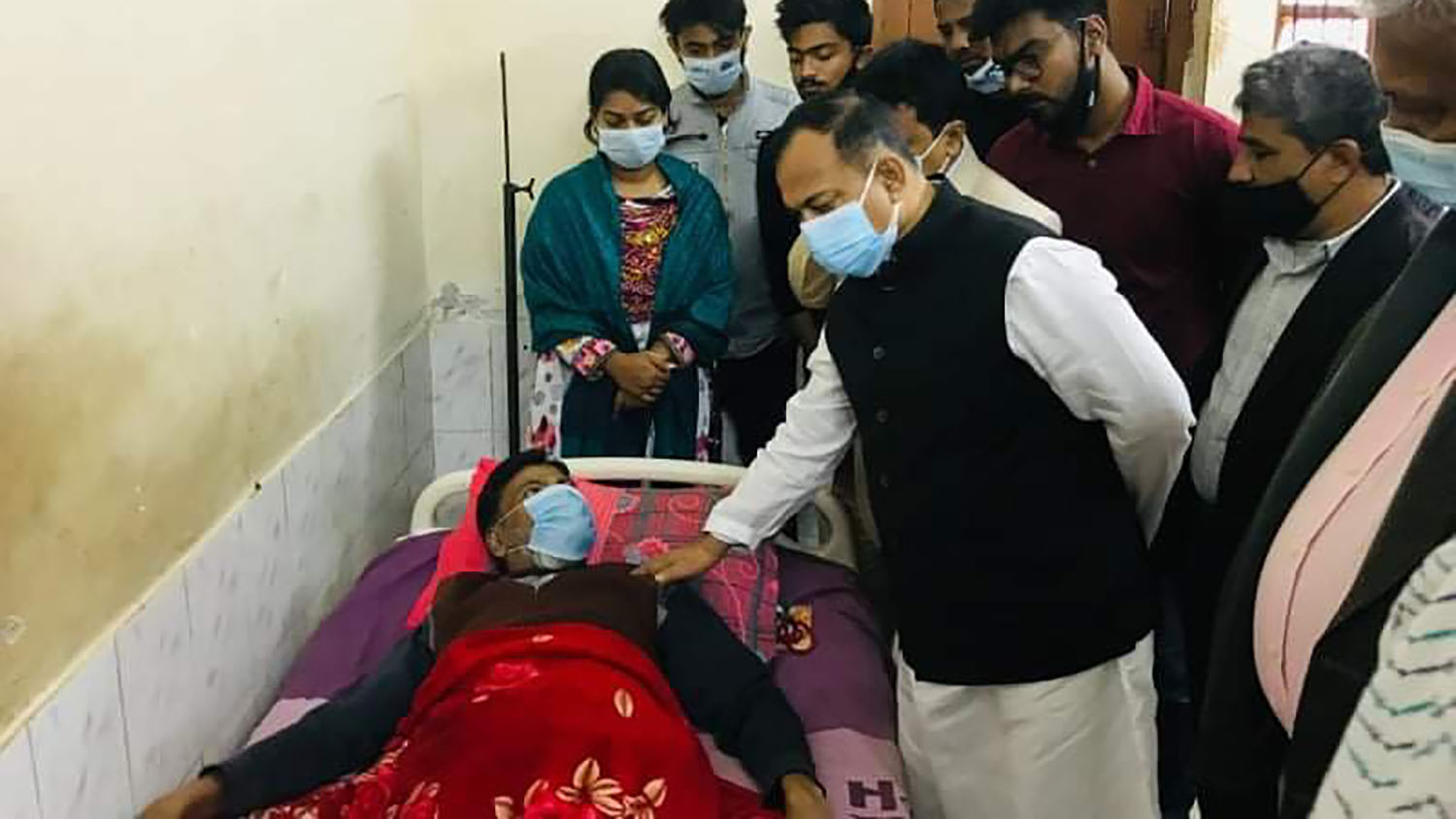 এপিপি নাসির উদ্দীন ভুইঁয়ার খোঁজ নিলেন পানিসম্পদ প্রতিমন্ত্রী