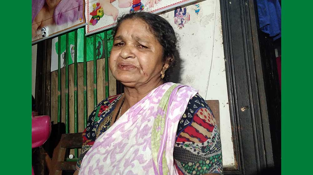 আগৈলঝাড়ায় বৃদ্ধা মাকে মারধরের অভিযোগ