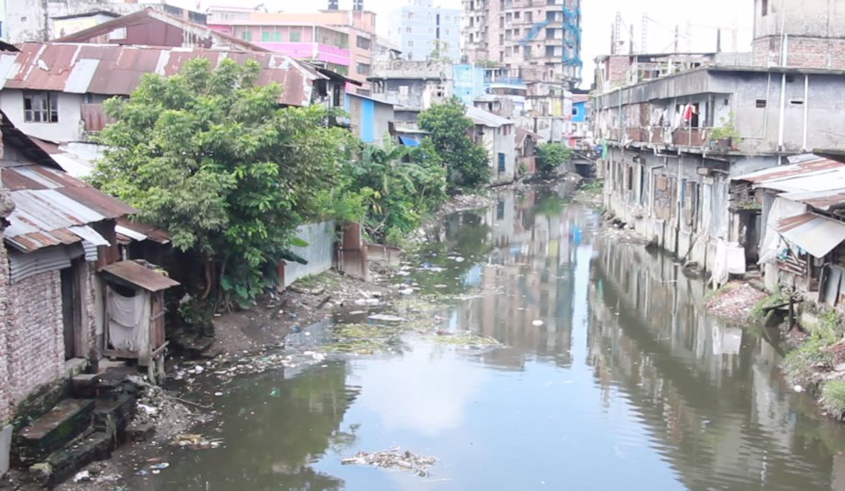 প্রভাবশালীদের দখলে জেল খাল!(দেখুন ভিডিওসহ)
