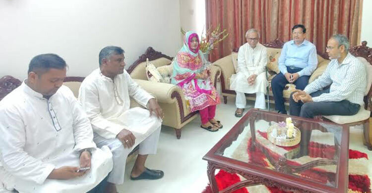 কারাবন্দি নীরবের বাসায় দেখা করতে গেলেন রিজভী