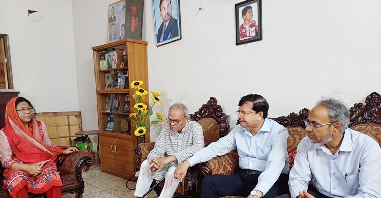 কারাবন্দি হাবিবের বাসায় দেখা করতে গেলেন রিজভী