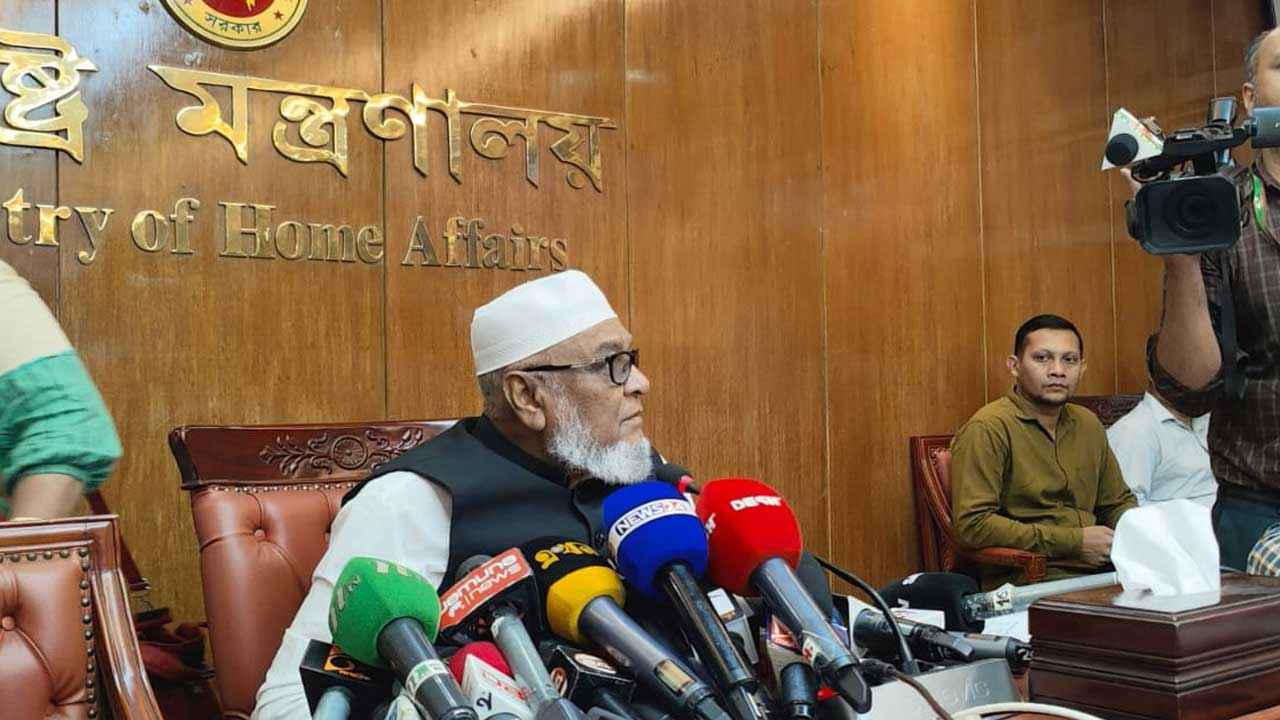 গুজব ঠেকাতে ফেসবুক-ইউটিউব বন্ধ রাখার পরিকল্পনা সরকারের