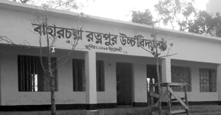 জাল ভোট দিতে গিয়ে যুবক আটক