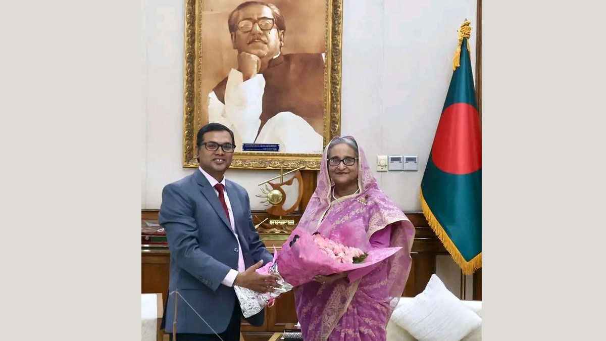 প্রধানমন্ত্রীর সঙ্গে ববি ভিসি’র সৌজন্য সাক্ষাৎ