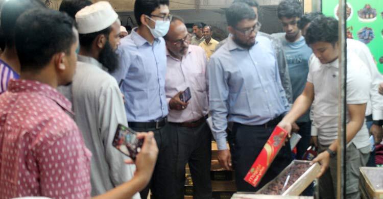 মজুতকৃত ১০০ টন খেজুর এক সপ্তাহের মধ্যে খালাসের নির্দেশ