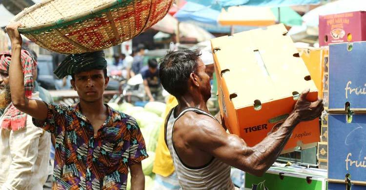 এপ্রিলে ৪০ ডিগ্রি তাপমাত্রার পাশাপাশি হতে পারে ঘূর্ণিঝড়