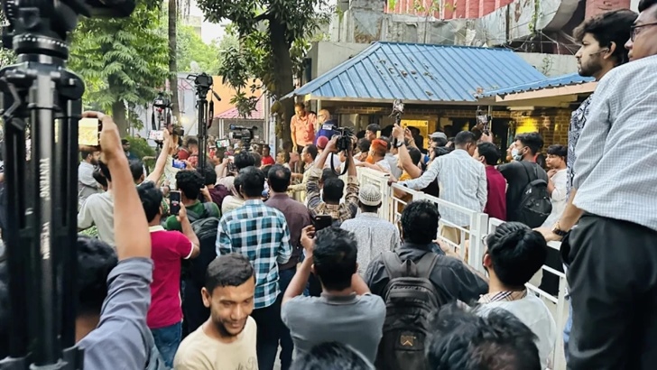 এফিডিসিতে সাংবাদিকদের ওপর হামলা নিয়ে যা বললেন ডিপজল