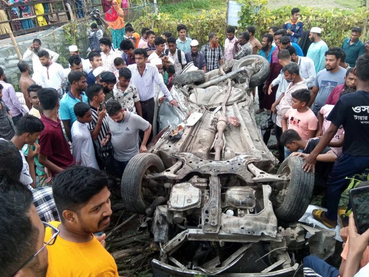 ঝালকাঠিতে টোল প্লাজায় ট্রাকচাপায় নিহতের সংখ্যা বেড়ে ১৪!