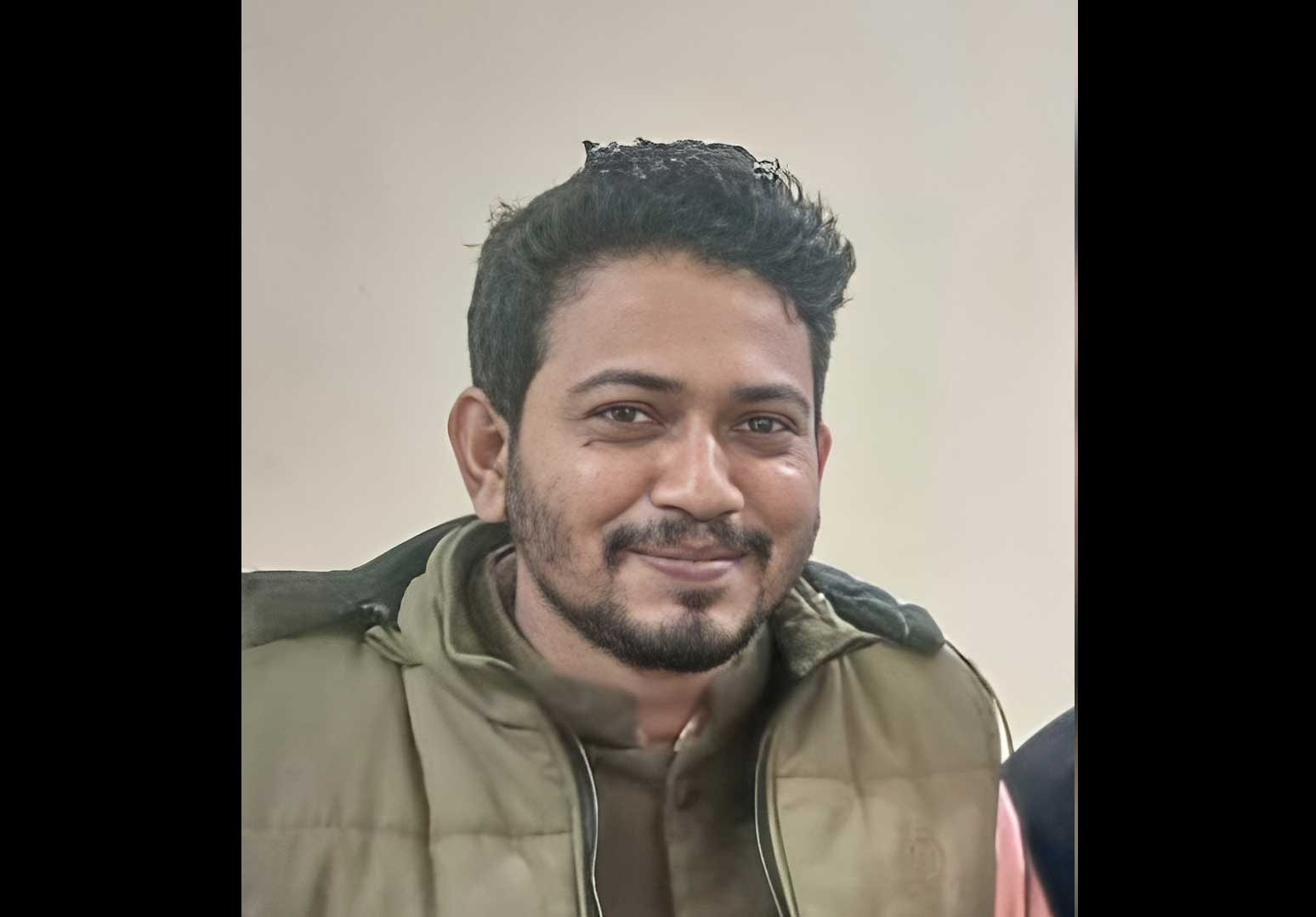 পরিচয় গোপন রেখে টেকনোলজিস্ট থেকে ডাক্তার কম্পাউন্ডার এরপর এমবিবিএস