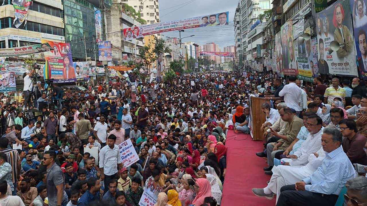 নয়াপল্টনে মে দিবসে বিএনপির সমাবেশ