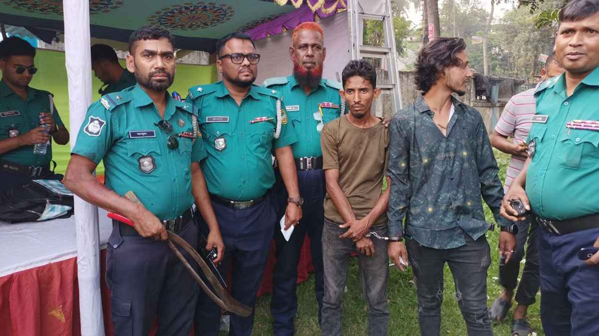 বৈশাখী মেলায় চাঁদা আদায়ে বাধা দেওয়ায় যুবককে কুপিয়ে জখম, আটক 2