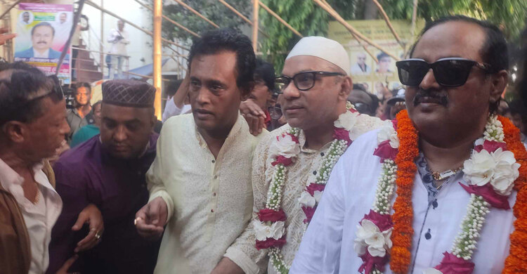 শিল্পী সমিতির নতুন সভাপতি মিশা এবং সাধারণ সম্পাদক ডিপজল