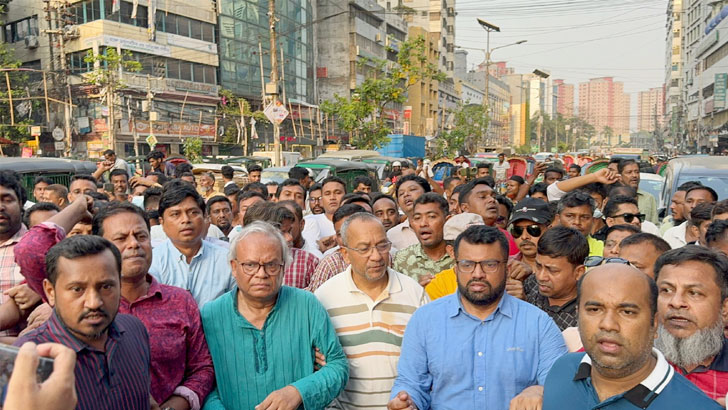 যুবদল সভাপতি টুকুর মুক্তি দাবিতে নয়াপল্টনে বিক্ষোভ মিছিল