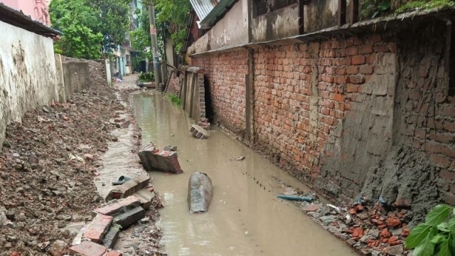 ড্রেন নির্মাণ কাজ