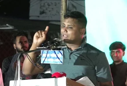 পালিয়ে যাব না’ বলে যিনি পালিয়েছেন, সে আসি বলেও আর ফিরবেন না: হাসনাত আব্দুল্লাহ