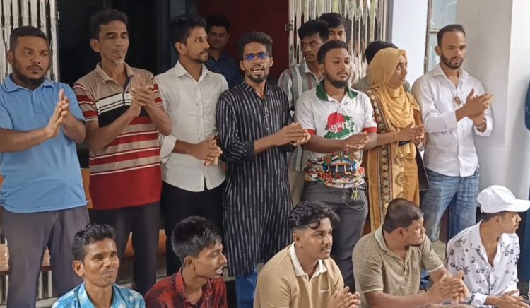 সিভিল সার্জনের নিয়োগের প্রতিবাদে বরিশালে বিক্ষোভ, অপসারণের দাবি