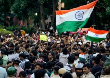 আন্দোলন প্রত্যাহার করল ককরোচ জনতা পার্টি