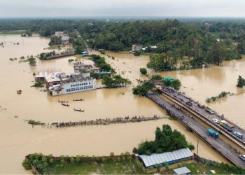 চট্টগ্রামে প্রায় সাড়ে ৭ লাখ মানুষ পানিবন্দি