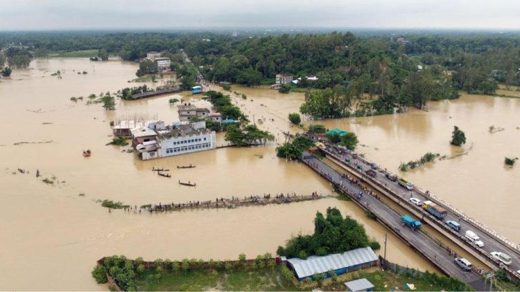 চট্টগ্রামে প্রায় সাড়ে ৭ লাখ মানুষ পানিবন্দি