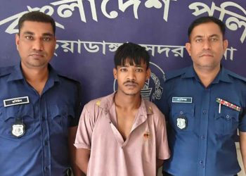 চুয়াডাঙ্গার ধুতুরহাটে ৩য় শ্রেণীর ছাত্রীকে ধর্ষণের অভিযোগে যুবক গ্রেফতার