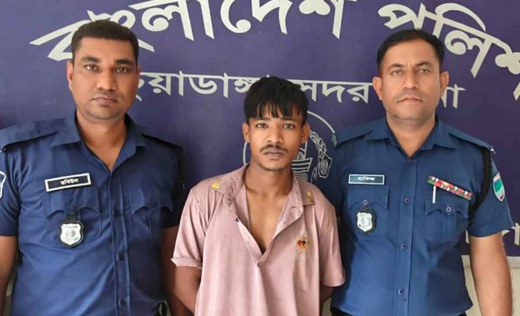 চুয়াডাঙ্গার ধুতুরহাটে ৩য় শ্রেণীর ছাত্রীকে ধর্ষণের অভিযোগে যুবক গ্রেফতার