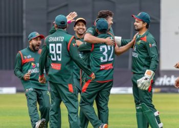 টাইগার বোলারদের চাপে জিম্বাবুয়ে