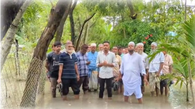 টানা বৃষ্টিপাতে ৮ দিন ধরে পানিবন্দি মনপুরাবাসী