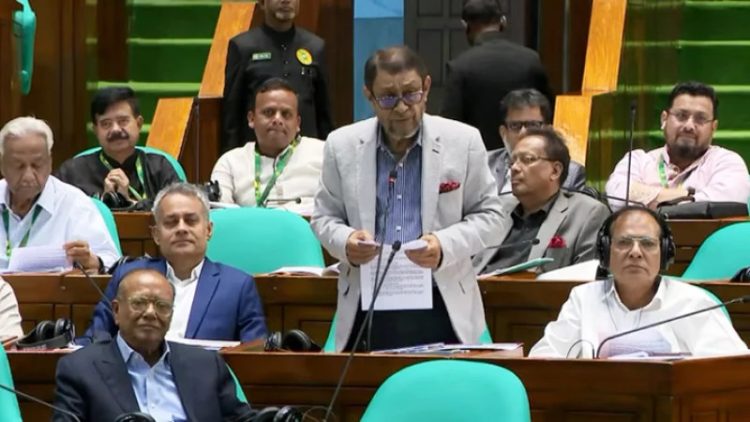 ডেঙ্গু ঠেকাতে ফুলহাতা জামা, লম্বা লুঙ্গি পরার পরামর্শ স্বাস্থ্যমন্ত্রীর