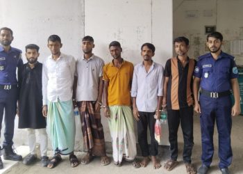 দৌলতখানে মাদক অভিযানে আটক ৬