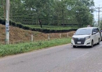 পুলিশের ব্যারিকেড ভেঙে হবিগঞ্জের পথে এনসিপি নেতারা