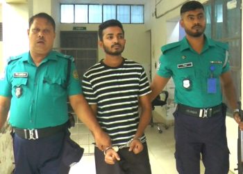 বরিশালে কলেজছাত্রকে কুপিয়ে হাত বিচ্ছিন্নের অভিযোগে গ্রেপ্তার ১