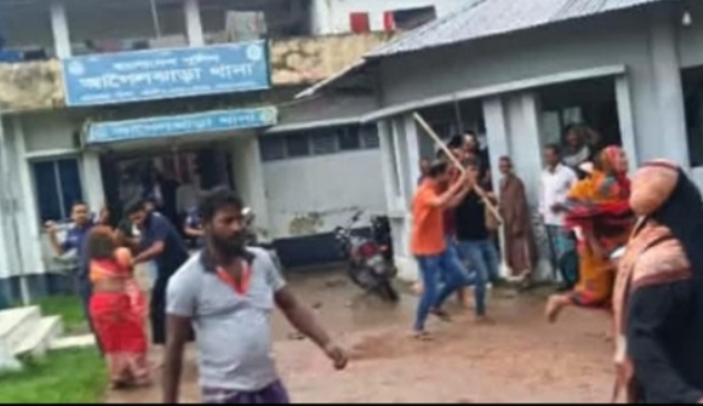বরিশালে থানায় ঢুকে হামলার ঘটনায় গ্রেপ্তার আতঙ্কে জনশুন্য ফুলশ্রী গ্রাম