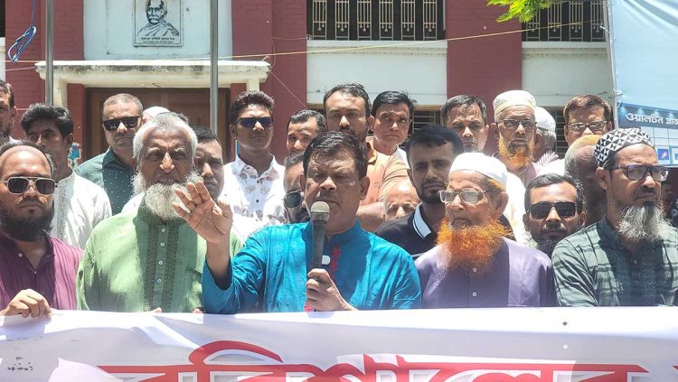 বরিশালে নদীভাঙন রোধে প্রধানমন্ত্রীর হস্তক্ষেপ চাইলেন রহমাতুল্লাহ