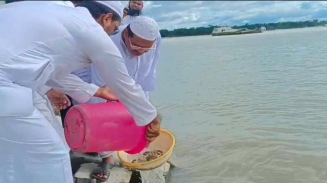 বরিশালে মৎস্য পোনা অবমুক্তকরণ কর্মসূচির উদ্বোধন