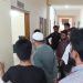 বরিশালে স্বাস্থ্য পরিচালককে অপসারণের দাবিতে অটল শিক্ষার্থীরা