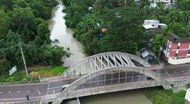 বরিশালে ১০ কোটি টাকা ব্যয়ে আর্চ গার্ডার সেতুর নির্মাণকাজ সম্পন্ন