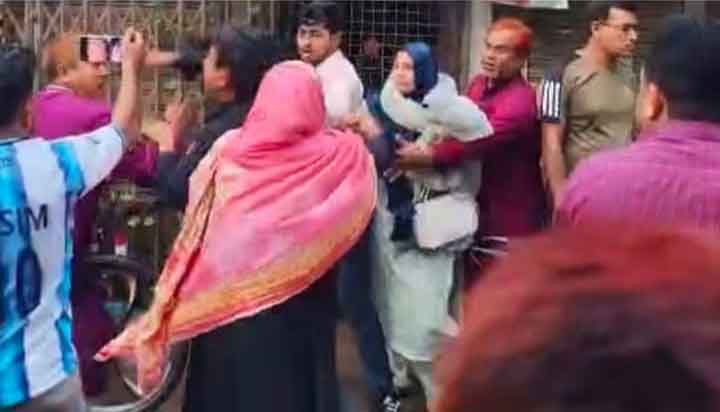 বাউফলে সাংবাদিকদের সঙ্গে মতবিনিময় শেষে হামলা, আহত ৩