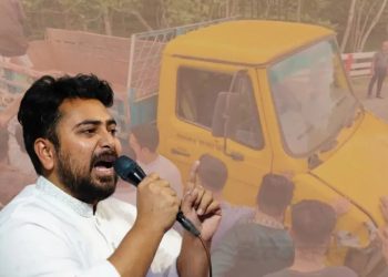 বালুর ট্রাক দিয়ে রাস্তা আটকে রাখা শেখ হাসিনার কপি: নাহিদ ইসলাম