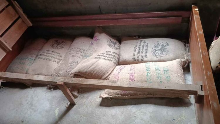 ভোলায় ব্যবসায়ীর বাড়ি থেকে ৩৪ বস্তা ভিজিএফের চাল উদ্ধার