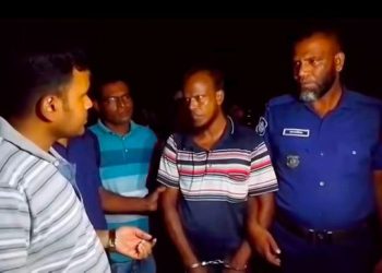 মঠবাড়িয়ায় ইয়াবাসহ স্কুলের দপ্তরী গ্রেপ্তার