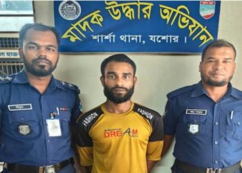যশোরের শার্শায় নাভারণে ১০ পিস ইয়াবাসহ যুবক আটক