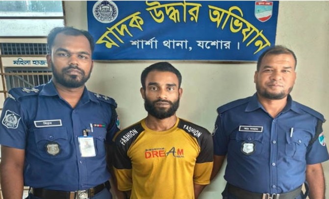 যশোরের শার্শায় নাভারণে ১০ পিস ইয়াবাসহ যুবক আটক