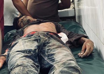 লালমোহনে কলেজ শিক্ষার্থীকে কুপিয়ে হত্যা! থানায় আত্মসমর্পণ করল খুনি