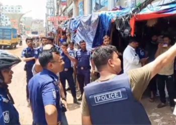 সাভারে সন্ত্রাসীদের সঙ্গে পুলিশের গোলাগুলি
