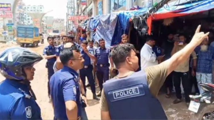 সাভারে সন্ত্রাসীদের সঙ্গে পুলিশের গোলাগুলি