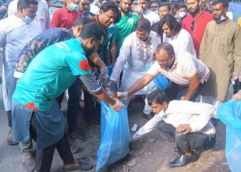 বরিশালে ডেঙ্গু প্রতিরোধে রহমাতুল্লাহর নেতৃত্বে পরিচ্ছন্নতা অভিযান